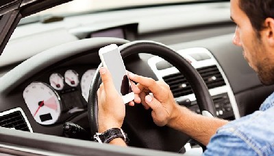 Call for ban on in-car hands-free phones